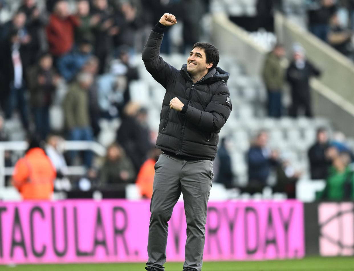 曼联客场险胜，欧冠资格逐渐稳固(曼联欧冠阵容)