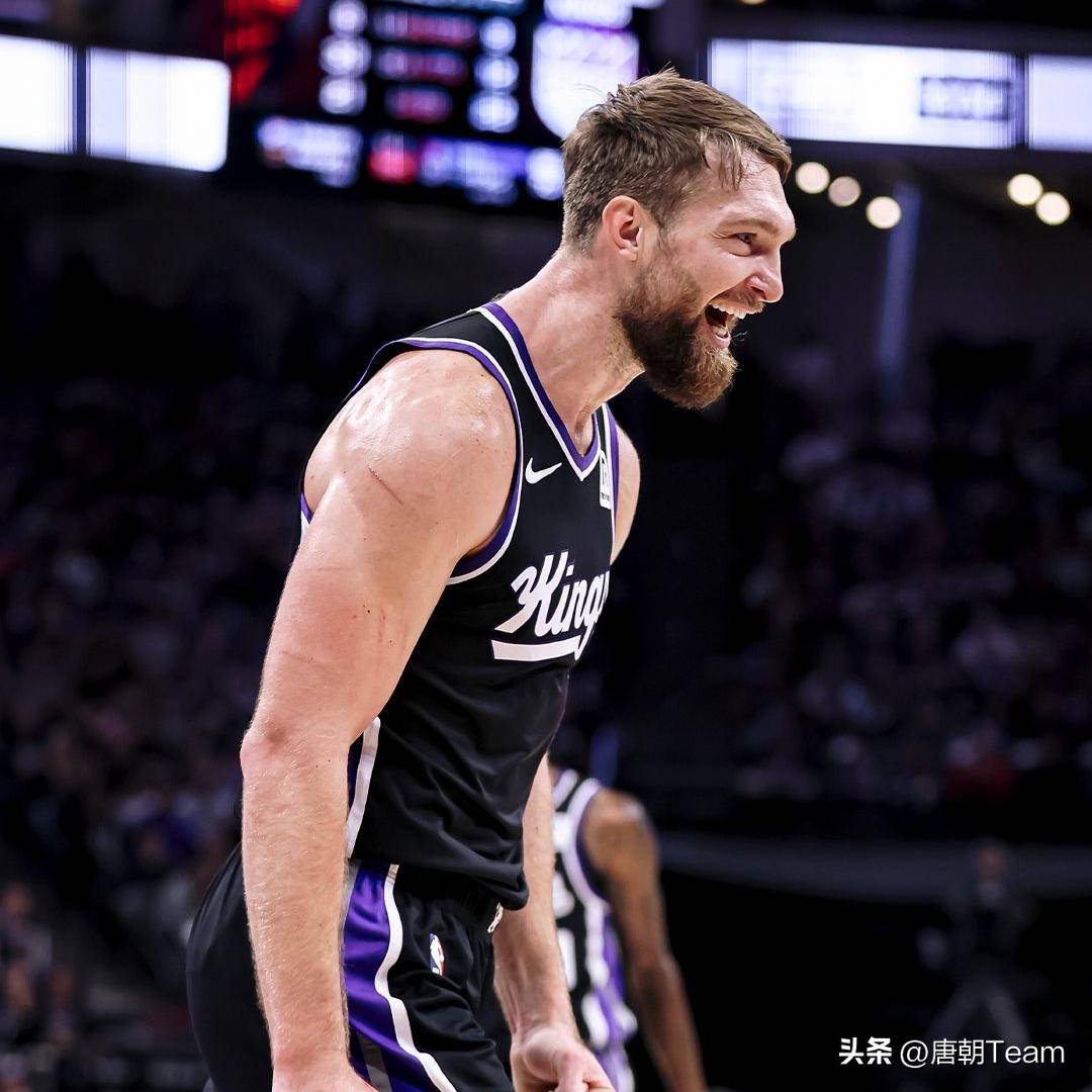 包含艾因特拉赫特球员全力备战下一场比赛，决心取得胜利的词条