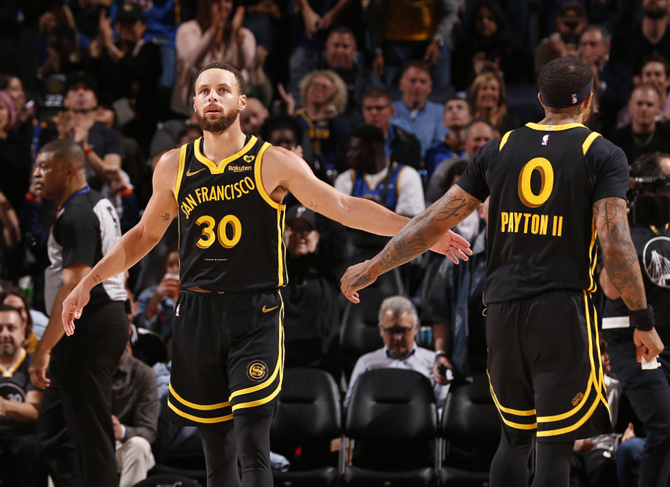 BTi体育-勇士主场迎战火箭，库里状态回升